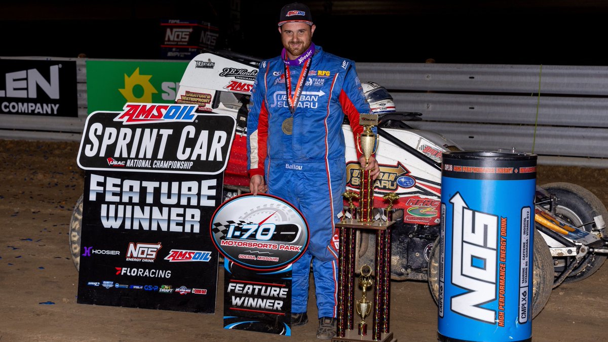 USACNation's tweet photo. .@robertballou81 was prepared to turn the tables after running 2nd in the past two USAC @AMSOILINC National Sprint Car features.

After losing the lead late in Saturday night's A-Main at @i70msp, the Madman wasn't about to let it happen again.

Full Story: https://t.co/M4oG5n1Xmm https://t.co/TNcypieJAe