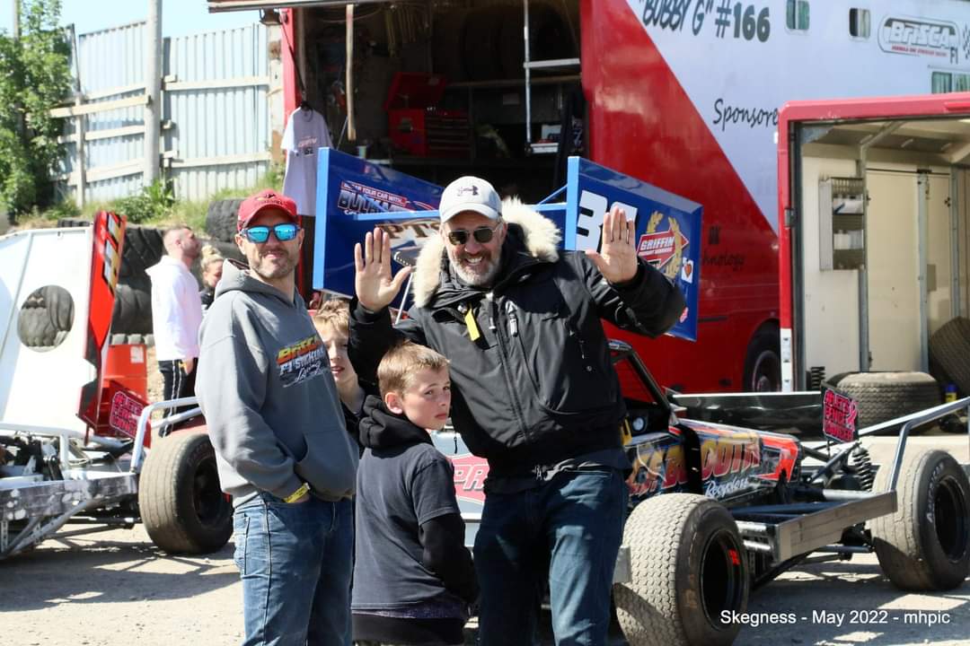 Rare sighting at Skeggy... Two top blokes who always find the time.e for a chat.Chris and Neil. <a href="/RiggermanF1/">Chris S</a> @a1_nos