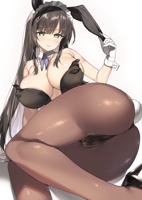 黒髪ロングバニー部部長 