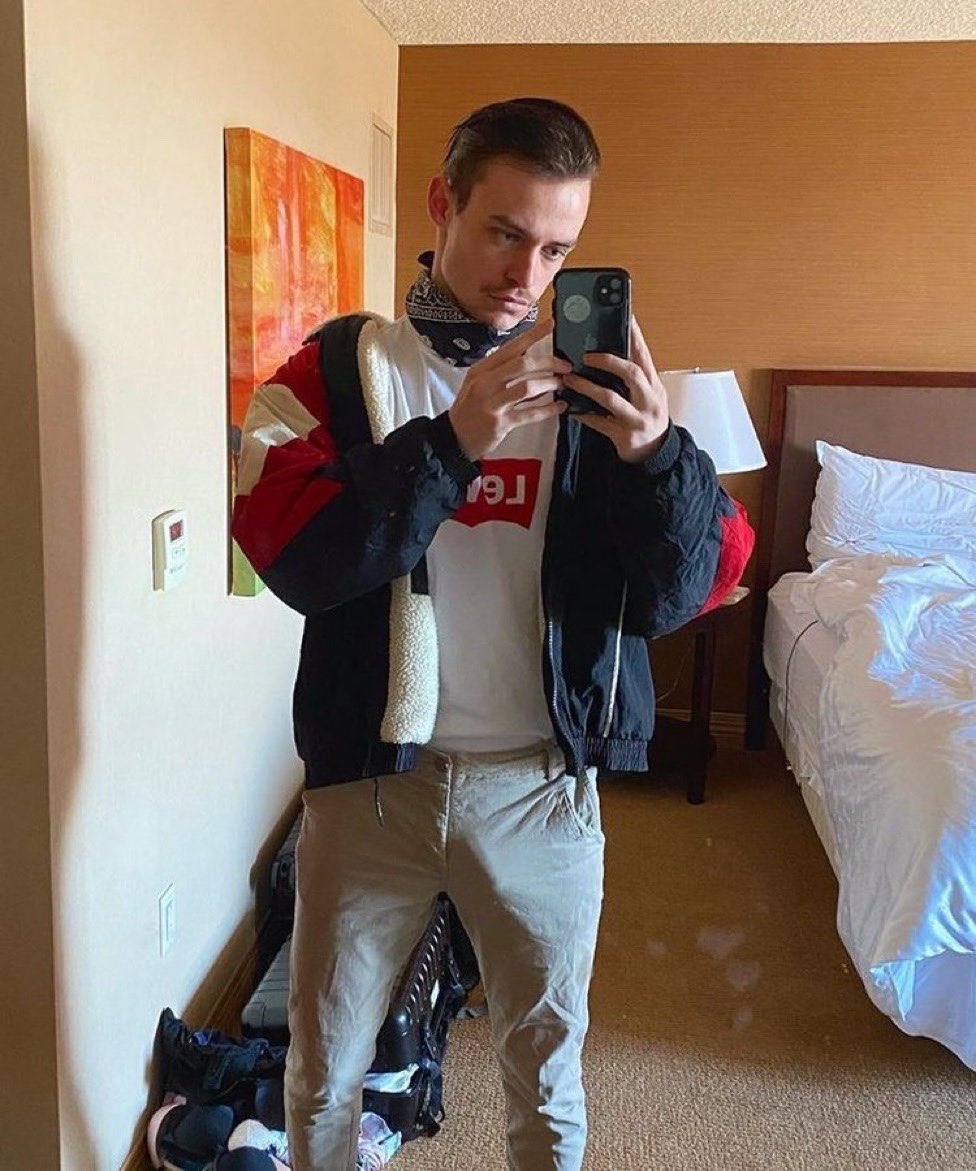 Celebrity Men & onlyfans guys 💯 🇦🇺 on X: Thomas Doherty bulge  t.cotd8APIujl8  X