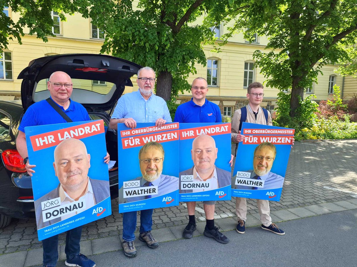 Marcus_Buehl's tweet photo. Gestern haben wir im Landkreis Leipzig den #Plakatwahlkampf unterstützt. Unseren Parteifreunden im Leipziger Land &amp; in ganz Sachsen wünschen wir zu den sächsischen #Kommunalwahlen maximale Erfolge. Die Rathäuser und Landratsämter müssen blau werden! 
Allen einen schönen Sonntag! https://t.co/uoU0dzTtER