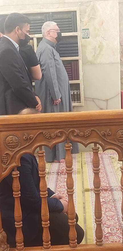 krlp_hydr's tweet photo. #Mukteda Sadr’ın Başbakan adayı Muhammed Cafer es-Sadr @jaafaralsadr başbakanlık teklifi için Irak’ta. Ancak Şiilerin tamamı henüz “Sadr” üzerinde konsensüs sağlamış değil. Başbakan adayı Hz.Ali türbesinde.. https://t.co/A1IuzPbOIH