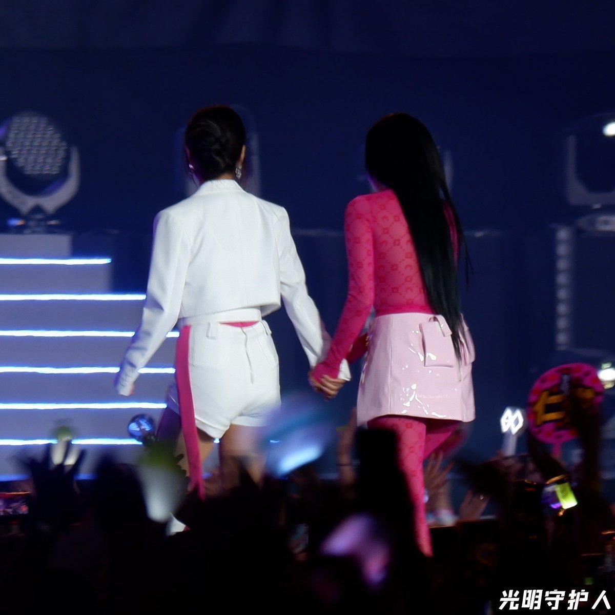 tinywheesa's tweet image. 😭💗