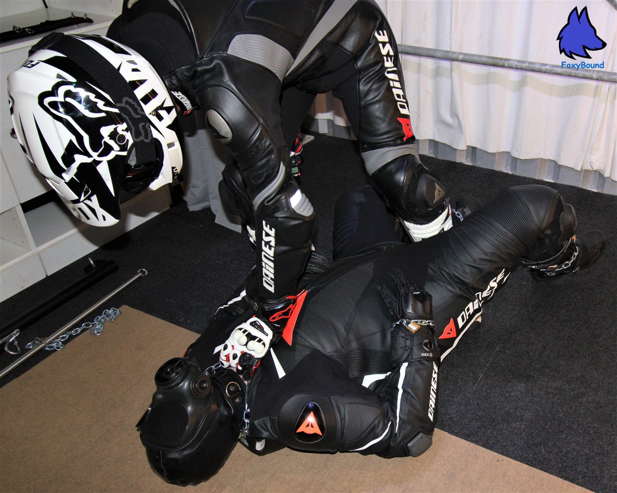 FoxyBound's tweet photo. Biker trapped in his leather gearβ¦. everything well secured with locksβπ
No way out without the keys for @bondage_fox π
#foxybound #bondagefox #dainese #motorcycleleather #gasmasks #latexhoods #metalbondage #leather #mask #bondage #fox https://t.co/ojj0mBKDdh