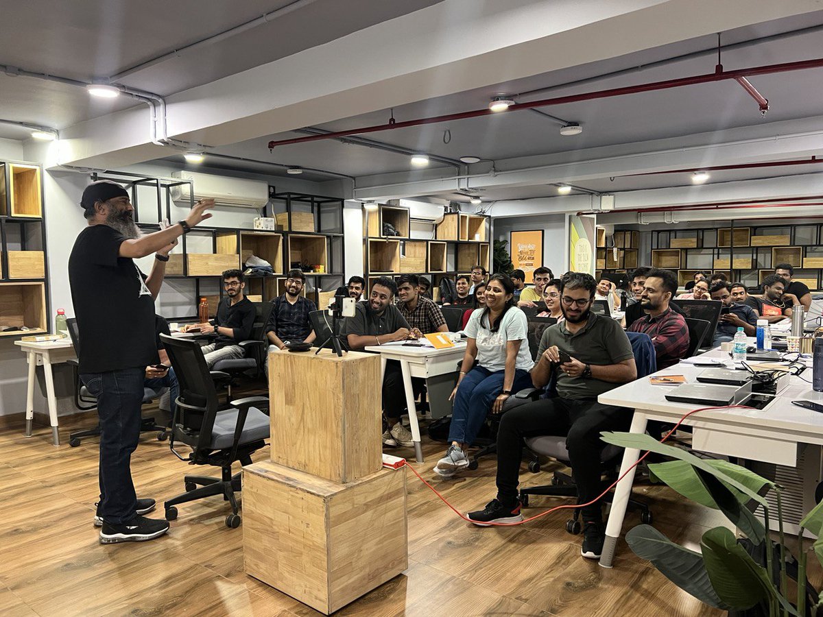 FlairLabs's tweet photo. FINAL Day of the #ConceptVisualization #training!
Got hands dirty with the nuts & bolts of the technique.
Visualize > Analyse > Internalize.
Objectives: Attain deep understanding. Own up communication. Ensure lasting retention.
#ThankYou, @SanjayVyas, sir. https://t.co/7wTqN8EwCA