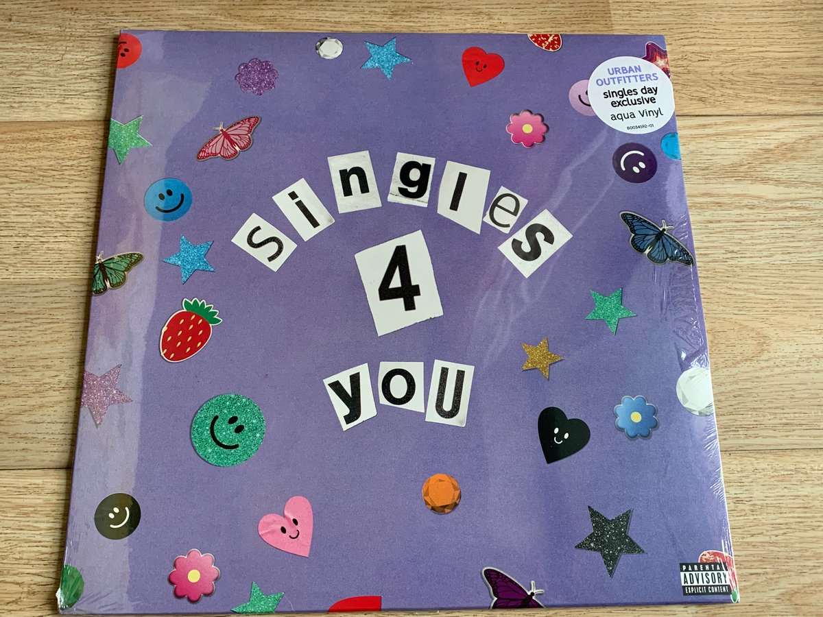 oliviarodrigocn's tweet photo. Singles 4 u vinyl Finally arrived!! Yea!!!
@Target @LiviesHQ 🔥💜💜
@oliviarodrigo
#OliviaRodrigo #Target #vinylcollection #vinyl #good4u #enoughforyou #SOURTOUR #sour https://t.co/EWLB990l15