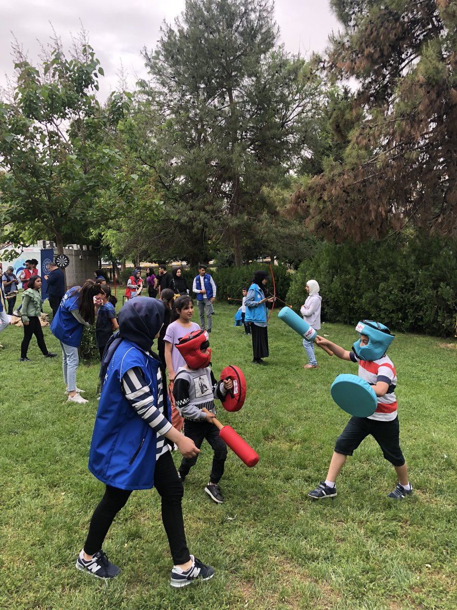 Gün bizim hafta bizim🥰 
gençlik haftası kapsamında düzenlenen #sosyalmedyadansosyalmeydana etkinliklerimiz Balıklıgöl platosunda siz değerli gençlerimizi birbirinden renkli etkinliklerimize bekliyoruz🤗
🙋‍♀️🙋⚽️🧩