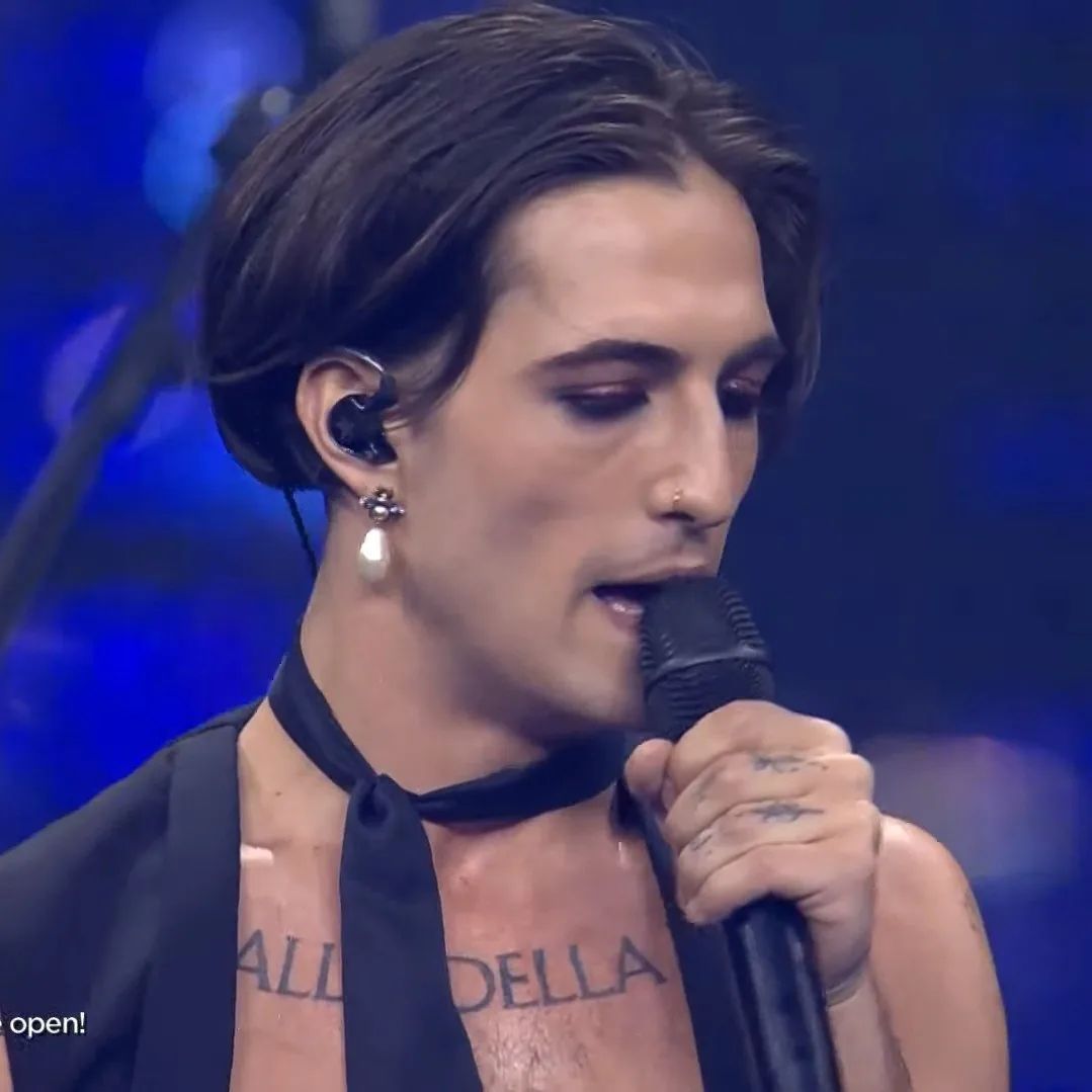 maneskinedits's tweet photo. can we all agree that Damiano is the most handsome in Eurovision ??? 
I have never seen a more beautiful man than him https://t.co/EyVkabJJCr