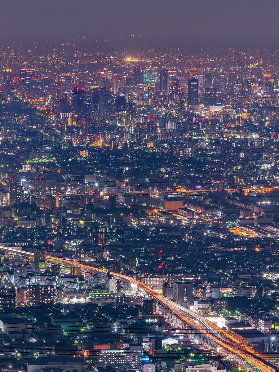 宝石が散りばめられたような大阪夜景