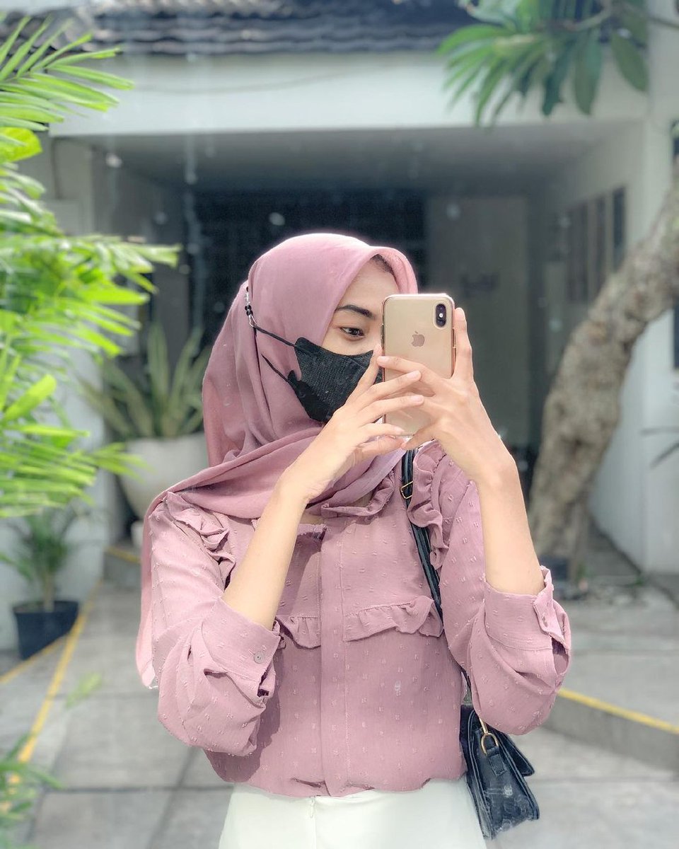 mianehajima's tweet photo. 23. Blouse atasan worthit pisan😙
+ cardigan
cakep pisan rapih

- Risma roufll  https://t.co/MOQFCRY1Ac
- Zara blouse https://t.co/O7Kq3MFkCQ
- cardigan https://t.co/cpwd0S9Xe6 https://t.co/fUcAkpviSn
