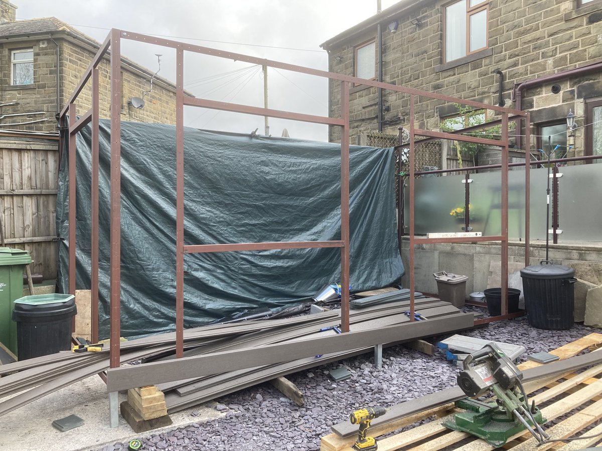 ableservicesdes's tweet photo. Shed frame’s fabbed’ and up, time to get the 27mm solid composite T&amp;G Rinato boards on with the help of ⁦@sewefficientltd⁩
⁦@fh_brundle⁩ ⁦@mancmade⁩ #MancMade https://t.co/NjTca7fDEH