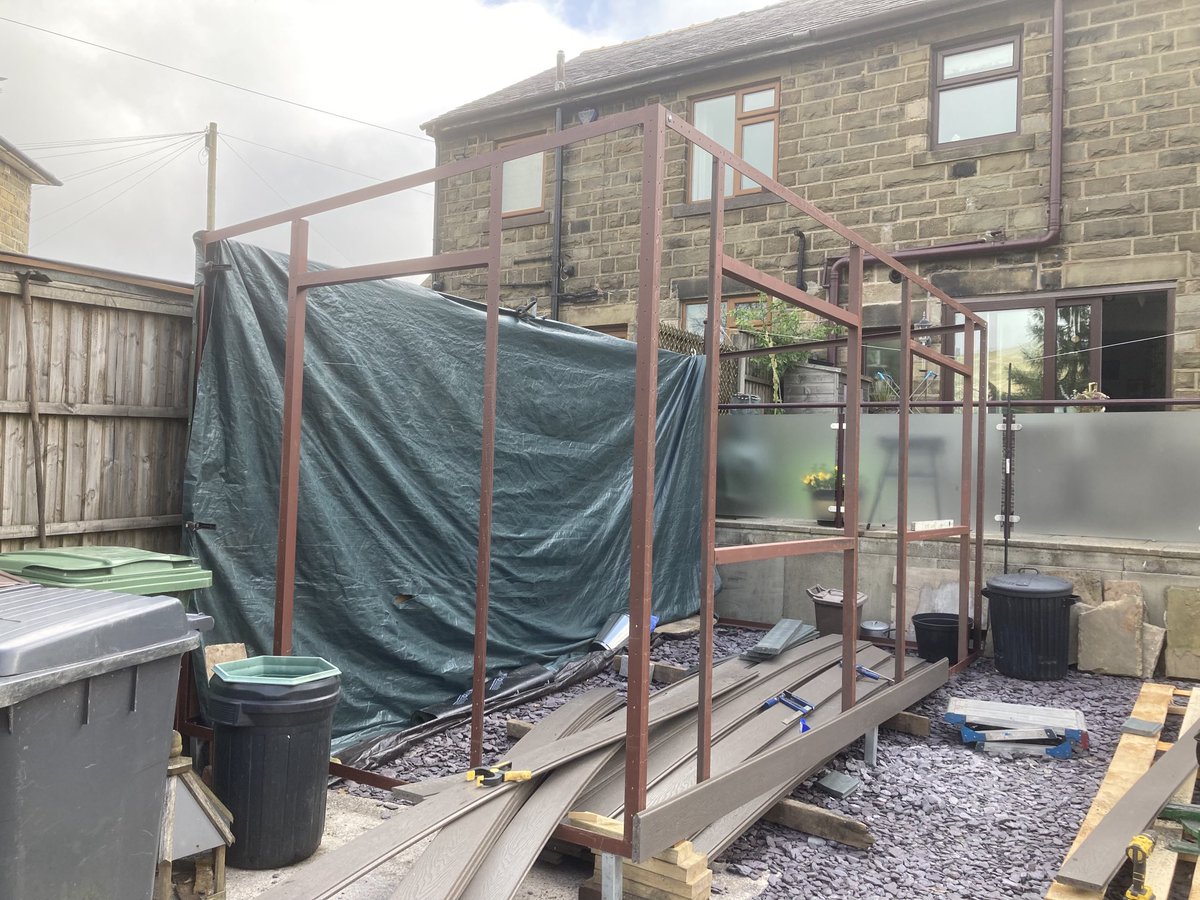 ableservicesdes's tweet photo. Shed frame’s fabbed’ and up, time to get the 27mm solid composite T&amp;G Rinato boards on with the help of ⁦@sewefficientltd⁩
⁦@fh_brundle⁩ ⁦@mancmade⁩ #MancMade https://t.co/NjTca7fDEH