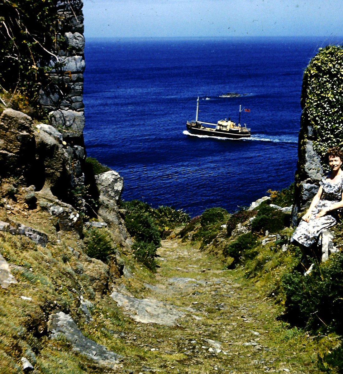 gnsymutterings's tweet image. #oldphoto #sark L’eperquerie viewpoint in Sark of the Ile De Serq passing by en route to Guernsey in 1961 I can remember travelling on it as a boy