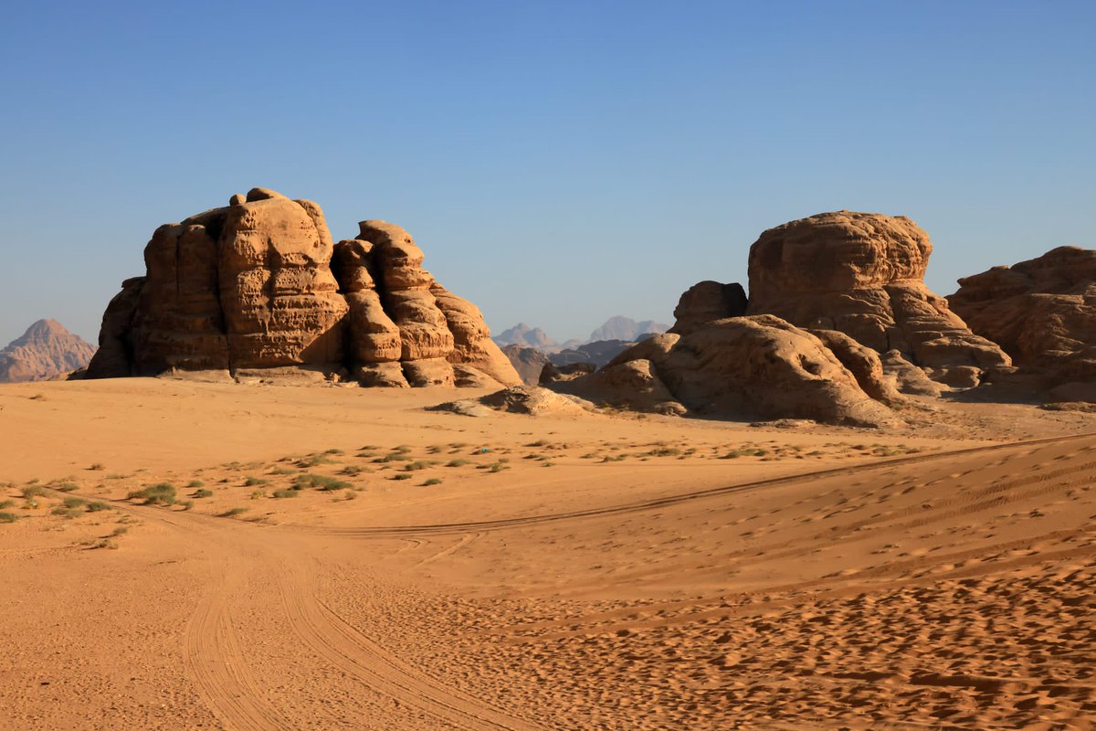PetraNightsTour's tweet photo. The stunning, rugged landscape and amazing rock bridges in Wadi Rum are just a few reasons why it is worth visiting.

#WadiRumJordan #visitJordan #WadiRumDesert #PetraNightsTours #traveltoJordan https://t.co/DW0Qg5jQ21