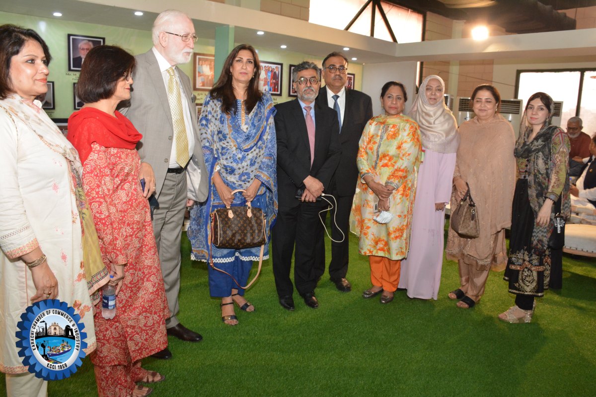 midreeskcci's tweet photo. Minister Provincial Assembly Syeda Shehla Raza Visited My Karachi Oasis of Harmony International Exhibition 2022. @SyedaShehlaRaza

#MyKarachi #MyKarachiExhibition #KCCI #BMG #MyKarachiOasisOfHarmony #ExpoCenter #Karachi #Chamber https://t.co/qy53742kQ0