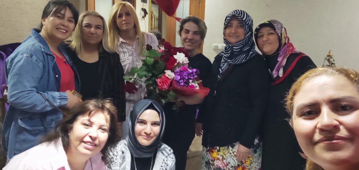 akkdn_osmaniye's tweet photo. Yönetim kurulu üyelerimizle Başkanımız @emineyuksel80 Hanımefendiye #EczacılarGünü münasebetiyle ev ziyaret gerçekleştirdik..
@sadettalmac @ElifTekce3
@tubayilmaz1511 @RahimeKuru2 @memnuniyenazim @Shyltlc @GULAKYUZ1609 https://t.co/tHzdxQyQY4