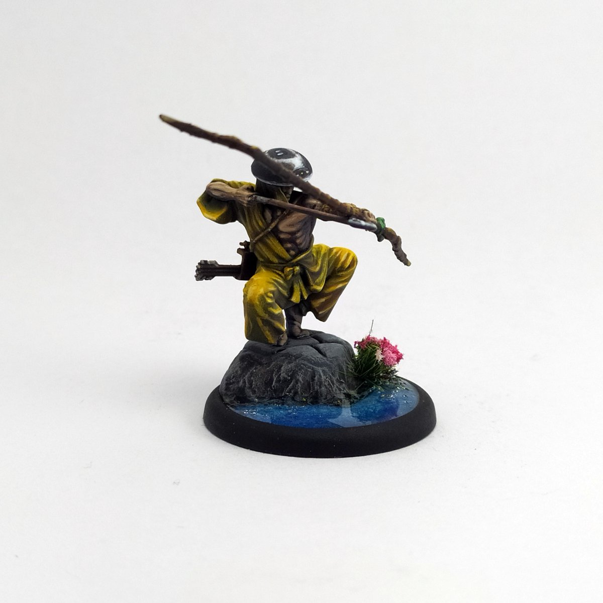 ypietrzakpaints's tweet photo. ...and here are some more monks. Thunder Archers from #malifaux by @playwyrd. I used a purple undercoat on these to try and keep some of the warmth intact. #m3e #wepaintminis #commissionpainter #paintingminiatures #playwyrd #tenthunders #ttrpg https://t.co/Q24cwbhBlb