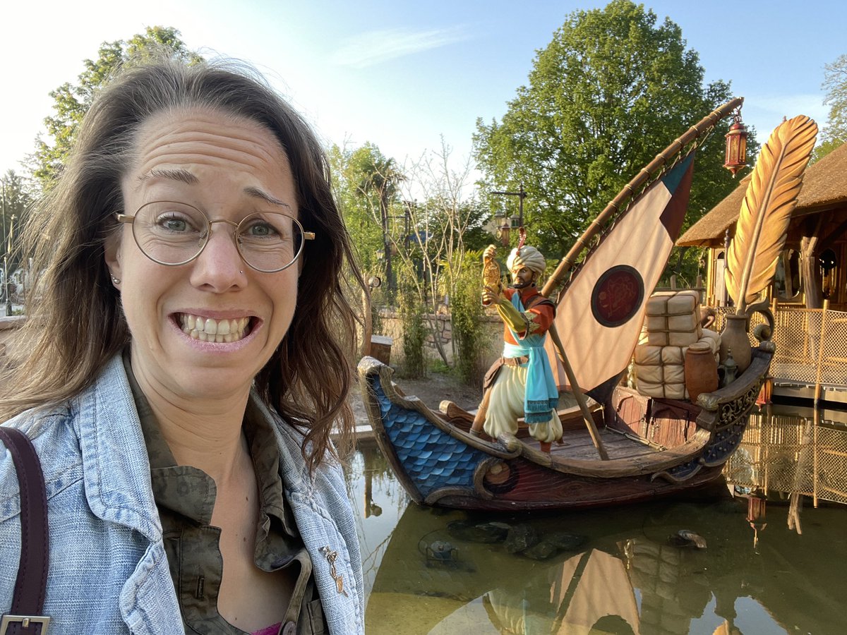 AAlosery's tweet photo. Zondagochtend 7:30. 

Joe.

#actrice #pretpark #wakkerworden #ikhebhelemaalgeenwallenjoh #lekkerwerken https://t.co/M3USWpkVFj