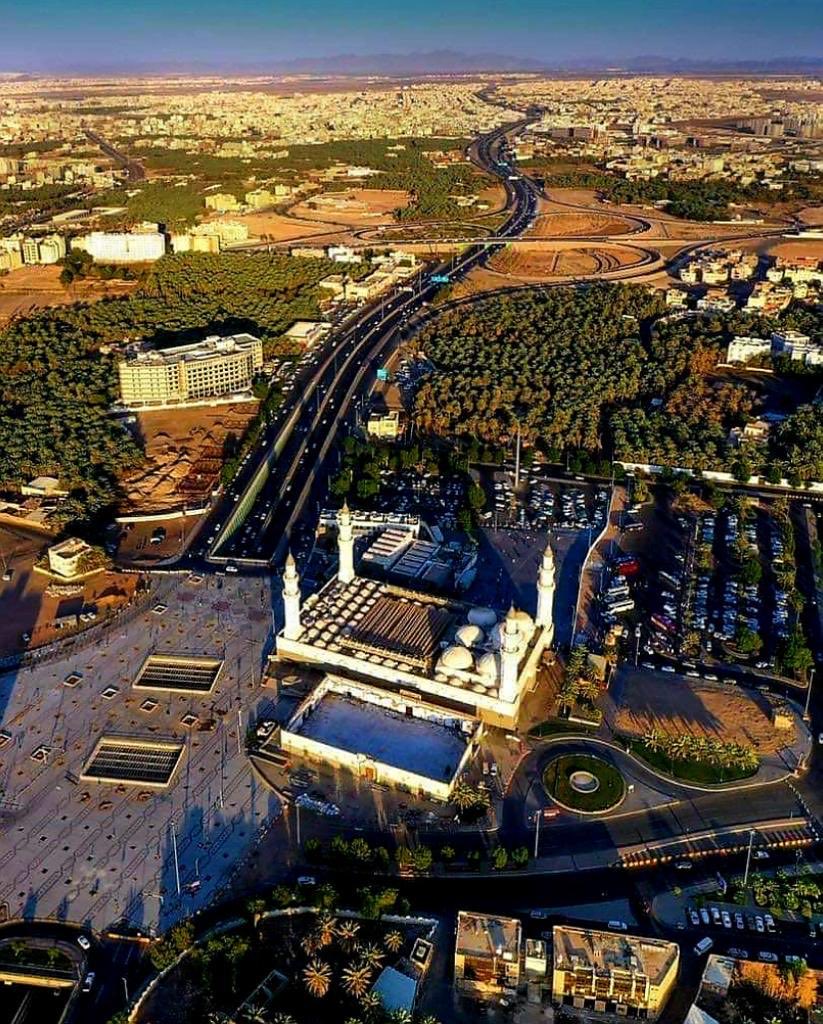 جمال المدينه منظر جوي لمسجد قباء المدينه المنوره حب وعشق 🌹🍃🌹🍃🌹