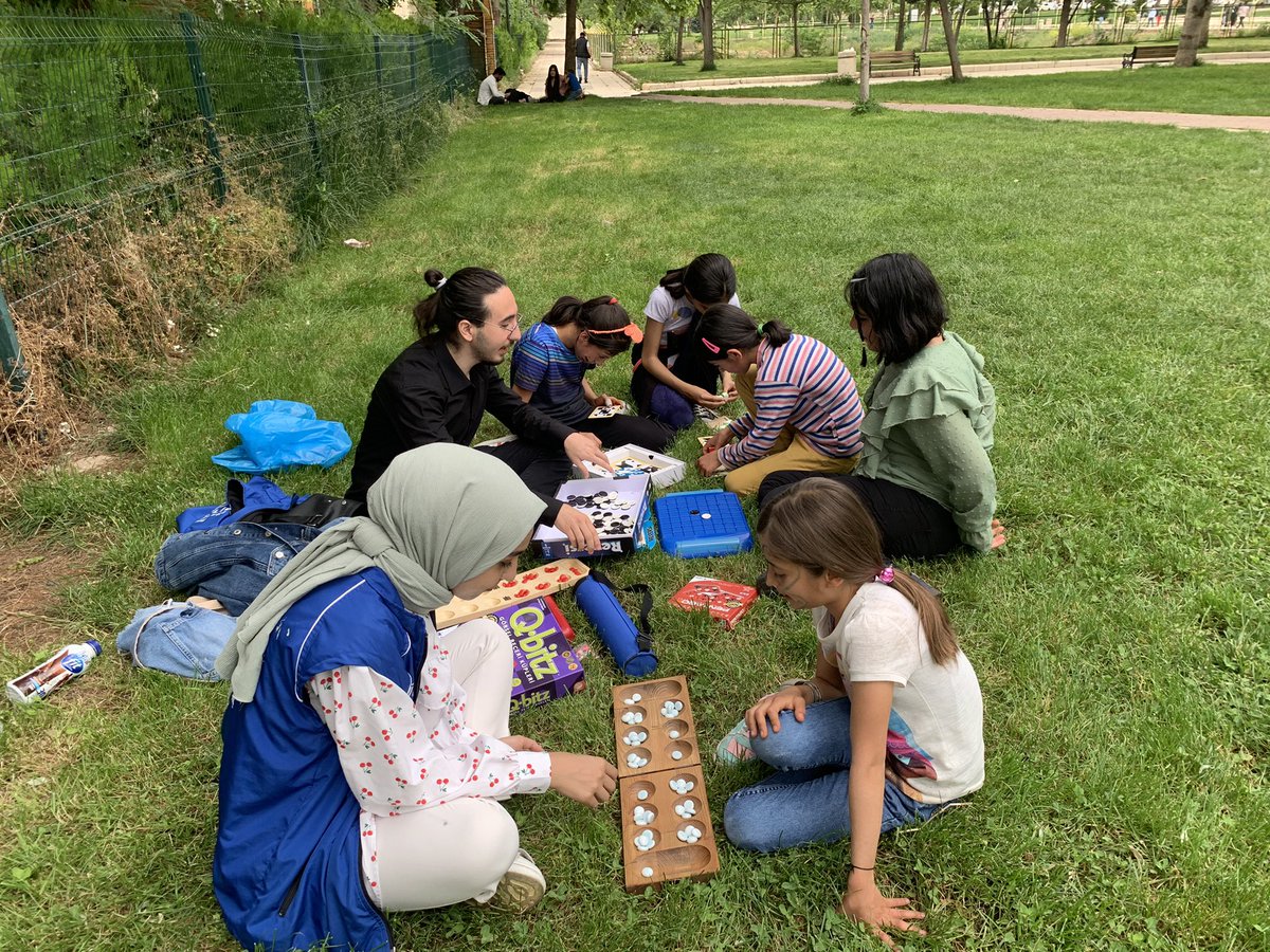 Gün bizim hafta bizim🥰 
gençlik haftası kapsamında düzenlenen #SosyalMedyadanSosyalMeydana etkinliklerimiz Balıklıgöl platosunda siz değerli gençlerimizi birbirinden renkli etkinliklerimize bekliyoruz🤗
🙋‍♀️🙋⚽️🧩
<a href="/kasapoglu/">Dr. Mehmet Kasapoğlu</a> <a href="/gencliksporbak/">Gençlik ve Spor Bakanlığı 🇹🇷</a>