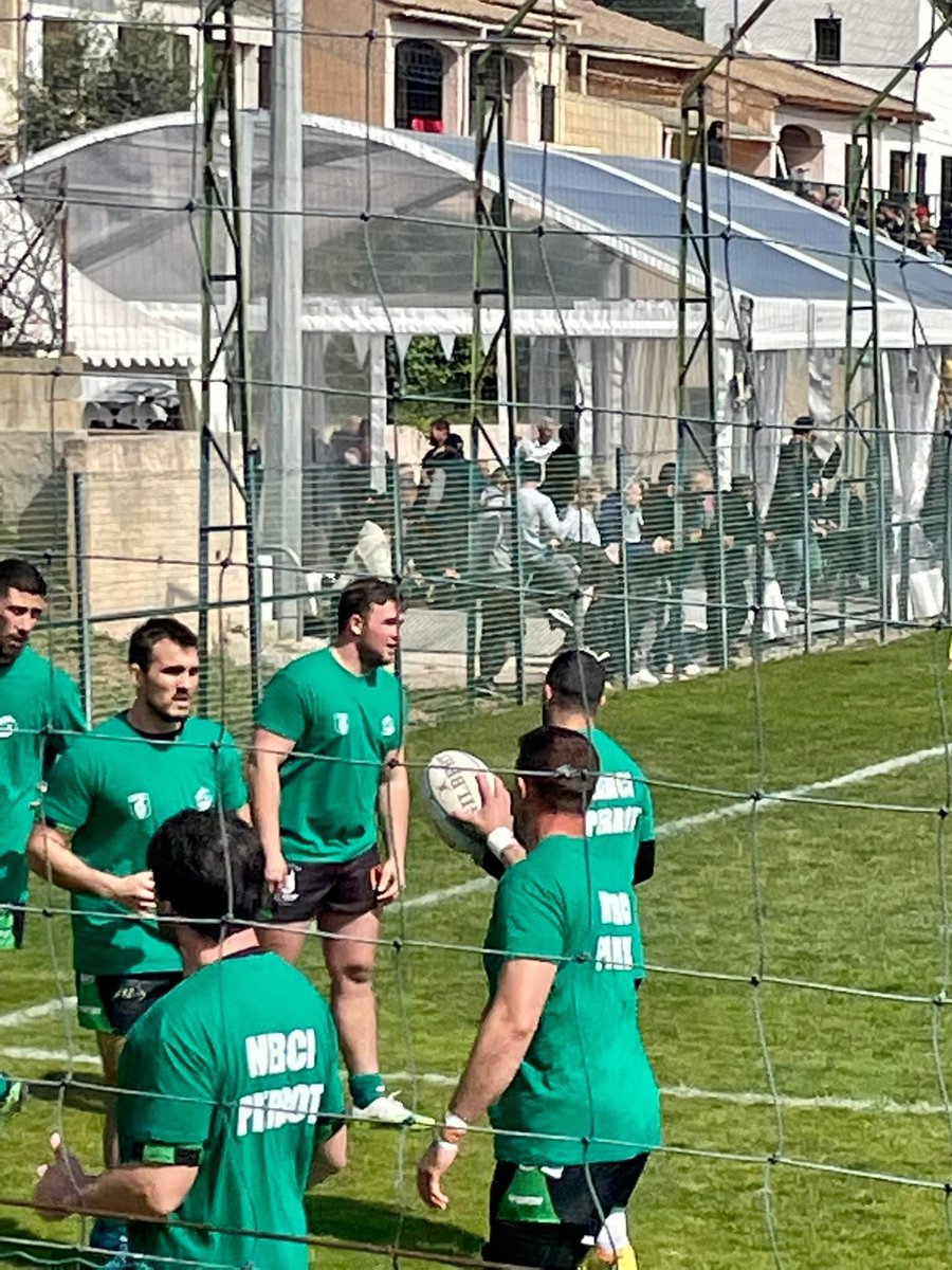 GrisoJb's tweet photo. Aujourd’hui rdv 15h a Rougier pour de la poésie, match montée FED 1 LaValette , en mode papa supporter …#RCVRGP 💪💪💪💚🖤 https://t.co/JHQPZeCAVL