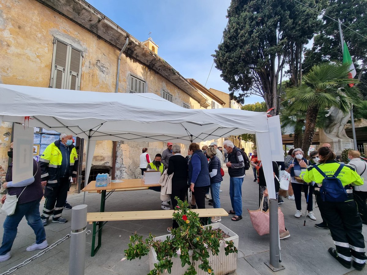 TelenordLiguria's tweet photo. ⚠️ Alle 9.59 è scattato il #BombaDay 💣: oltre 10mila persone sfollate fra #Taggia e #RivaLigure
✍️ I dettagli: https://t.co/Xehj5fkdnF https://t.co/xrP2jX1LID