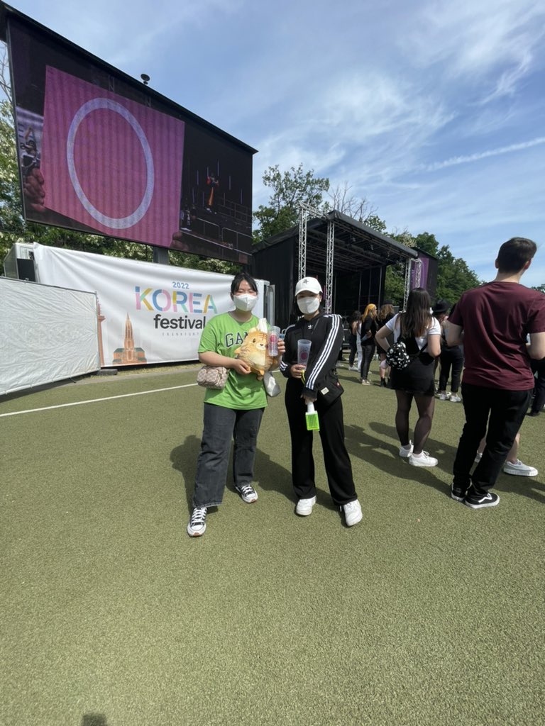 KPOP LUX Frankfurt tweet media