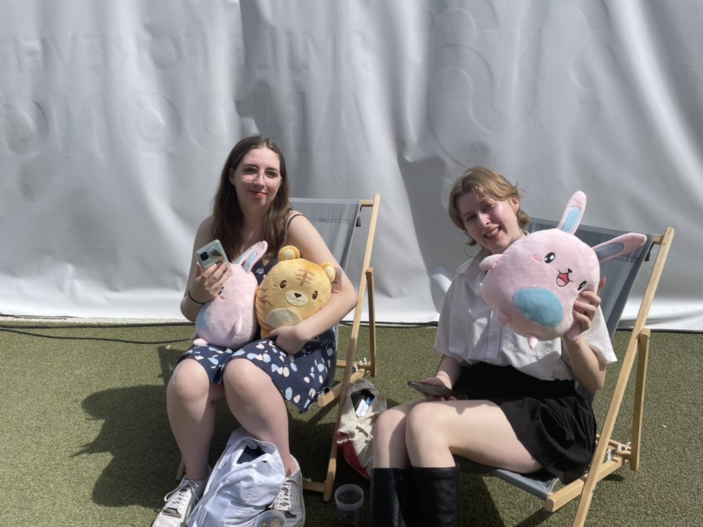 KPOP LUX Frankfurt tweet media