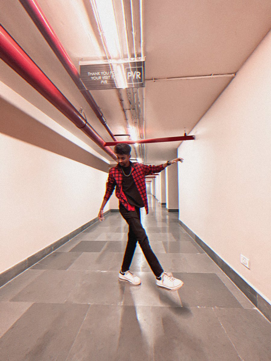 DeepeshKumarBag's tweet photo. Roses are red violets are blue you better run coz I'm coming for you! https://t.co/50mxcy8aYg