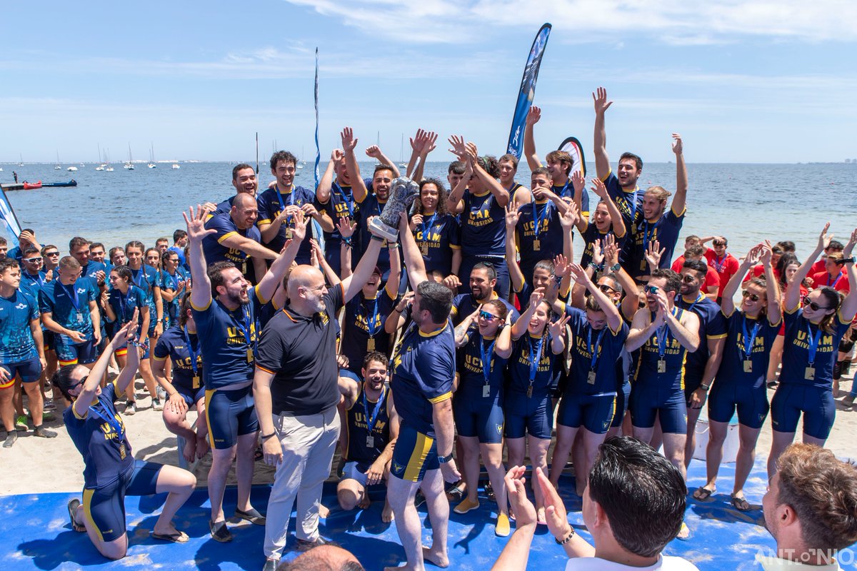 UCAM_Deportes's tweet photo. 📰 "La @UCAM hace pleno y se impone en la XXI edición del Campeonato Interuniversidades de piragüismo" 🛶🏆

🥇 Femenino
🥇 Mixto
🥇 Masculino
🥇 Máster
🥇 Clasificación general

➡️ https://t.co/pjVk54xX2t

💙 #OrgulloUCAM https://t.co/hcIagkc79X