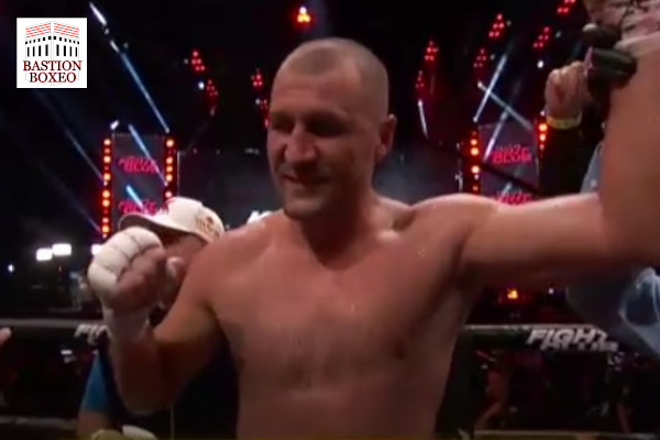 BASTIONBOXEO's tweet photo. Tervel Pulev fue claramente derrotado por Sergey Kovalev, Kubrat Pulev venció ampliamente a Jerry Forrest:
https://t.co/8HRanApjuR
#Boxeo #PulevForrest #KovalevPulev #TrillerVerz5 #TrillerFightClub #box #Deportes #Resultado #pesopesado https://t.co/ILAc25oCa5