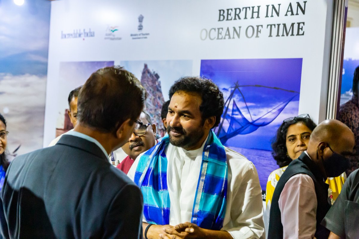 tellme_360's tweet photo. Hon'ble Union Tourism minister @kishanreddybjp interacting with Mr. Rao. Appreciated the deployment of latest technology and assured support to deploy the best of technology for taking the Points of Tourist Interest in India to masses. 
#IIICC2022 @vsrinivasarao18 @tourismgoi https://t.co/XKm6s28pAd