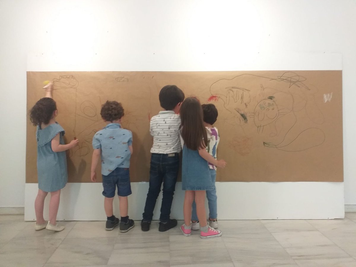 museoramongaya's tweet photo. ¡Una nueva mañana disfrutando del @museoramongaya!
Visitándonos y dibujando en un nuevo taller para niños dentro de nuestro programa educativo.
El próximo será el sábado 21 de mayo por el #DíaInternacionalDeLosMuseos. De 4 a 12 años. Inscripciones: museo.ramon.gaya@ayto-murcia.es https://t.co/mL1ZRT2d7i