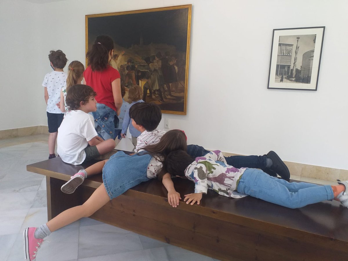museoramongaya's tweet photo. ¡Una nueva mañana disfrutando del @museoramongaya!
Visitándonos y dibujando en un nuevo taller para niños dentro de nuestro programa educativo.
El próximo será el sábado 21 de mayo por el #DíaInternacionalDeLosMuseos. De 4 a 12 años. Inscripciones: museo.ramon.gaya@ayto-murcia.es https://t.co/mL1ZRT2d7i