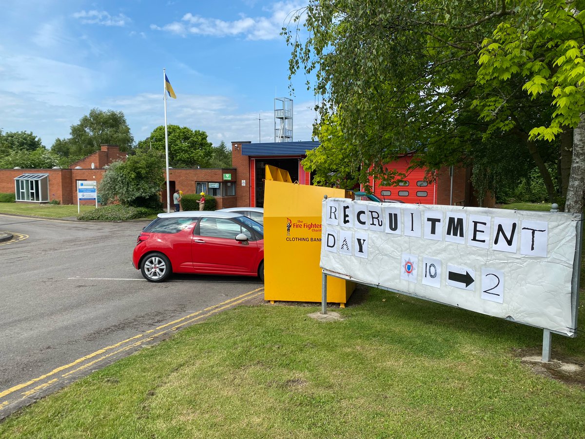 FrodshamFire's tweet photo. Our recruitment event is underway!
We’ll be here till 2pm to tell you all about being an On Call Fire Fighter and answer any questions. 

Come down and have a go at the selection tests.

This could be your first step on a new journey.  

#DoMore https://t.co/maFnpt4LUX