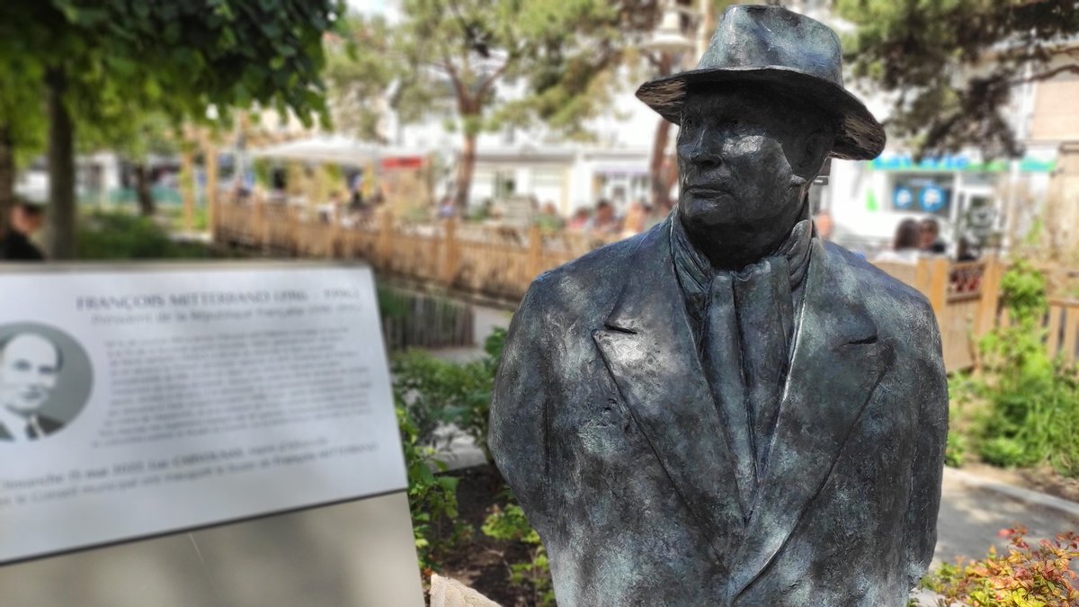 etienne_fillol's tweet photo. Inauguration de la statue de François Mitterrand à #Alfortville.
Je crois aux forces de la gauche unie  ✊🔴🟢🟣
#NUPSE
cc @FranceInsoumise @EELV @GenerationsMvt @partisocialiste https://t.co/JoOBWY0KET