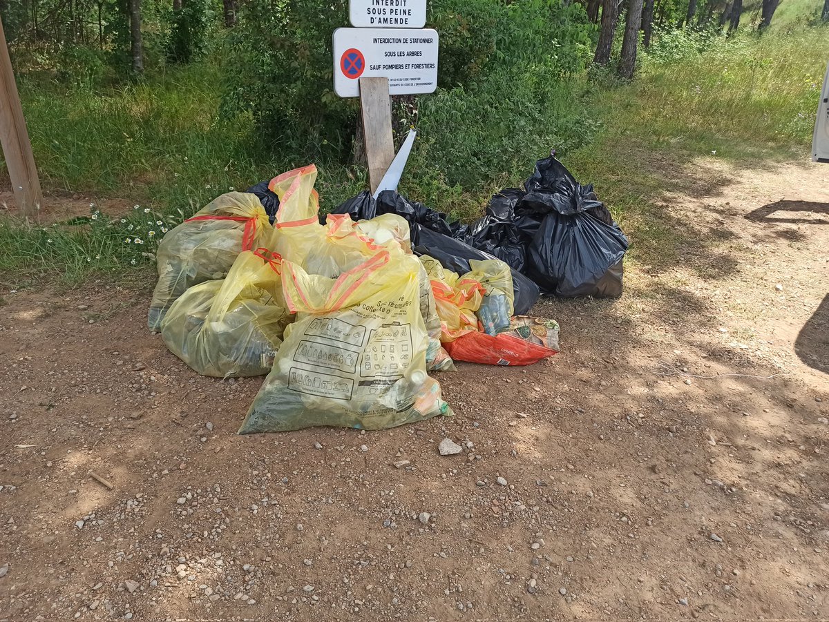FabriceMaireAdj's tweet photo. Matinée #Environnement a #valergues 5 kilomètres sur le territoire et que de #dechets https://t.co/MN6cOmJU9i