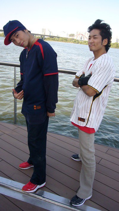 koreabreaking_'s tweet photo. 2009년 윙 홍텐 https://t.co/BZFyqcyQkH
