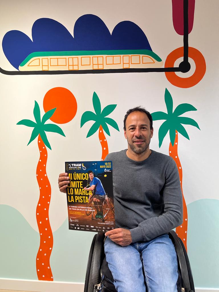 TRAM_Barcelona's tweet photo. "El tenis adaptat és un gran esport per veure en família, perquè treballes uns valors que amb els infants pots seguir treballant a casa"
💬 Jose Coronado, director del @TRAMBcnOpen, a l'#InfoTRAM
Entrevista 🔗 https://t.co/34VqZZdpxy
Entrades torneig 🎫 https://t.co/20wAwdNnFB https://t.co/FP8axk2qJh