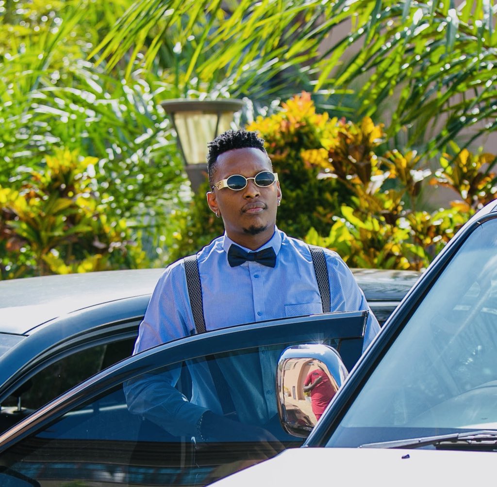 God made me on a Sunday 😂😎🔥

#AWO
#AlbumLoading