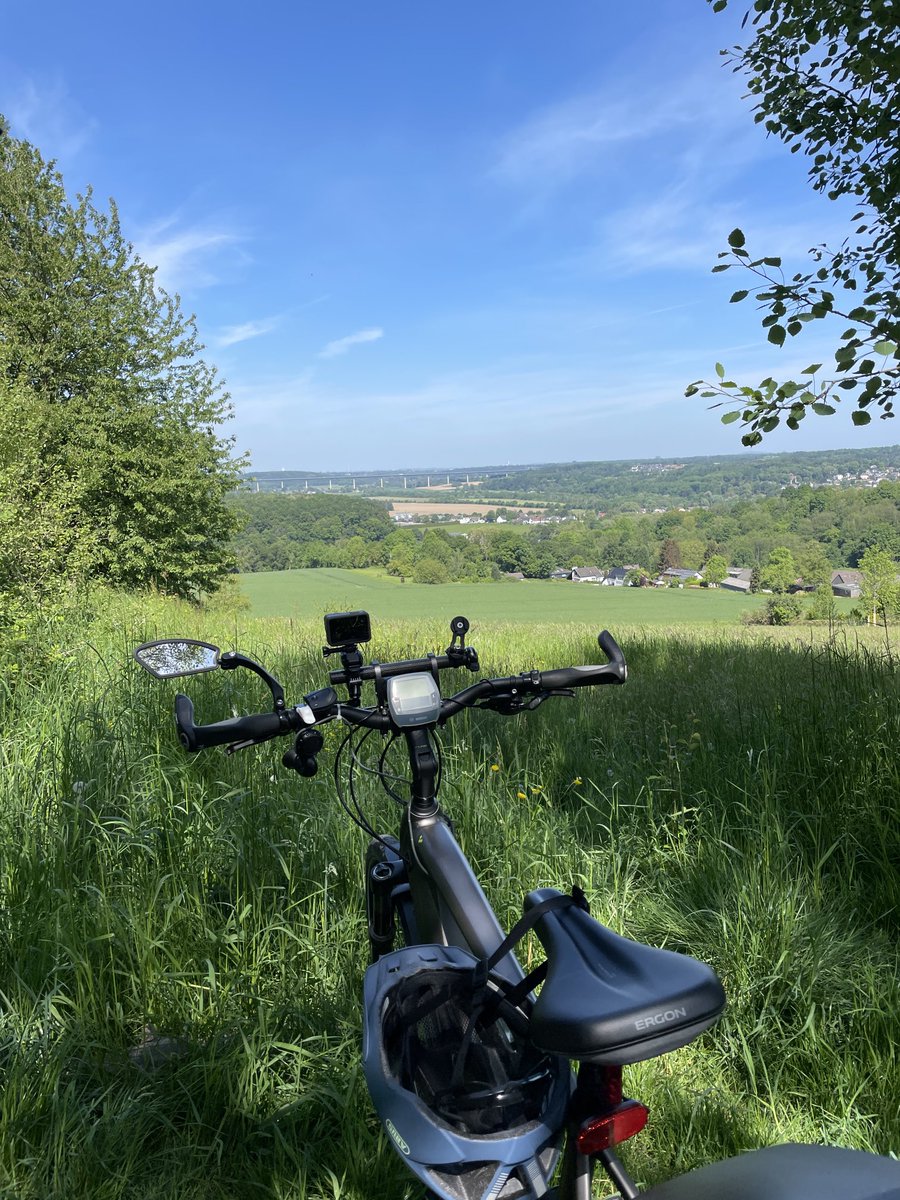 Wo ist es schöner? Auf der Brücke oder davor? Definiere FREIHEIT ⁦<a href="/fdp/">FDP</a>⁩
