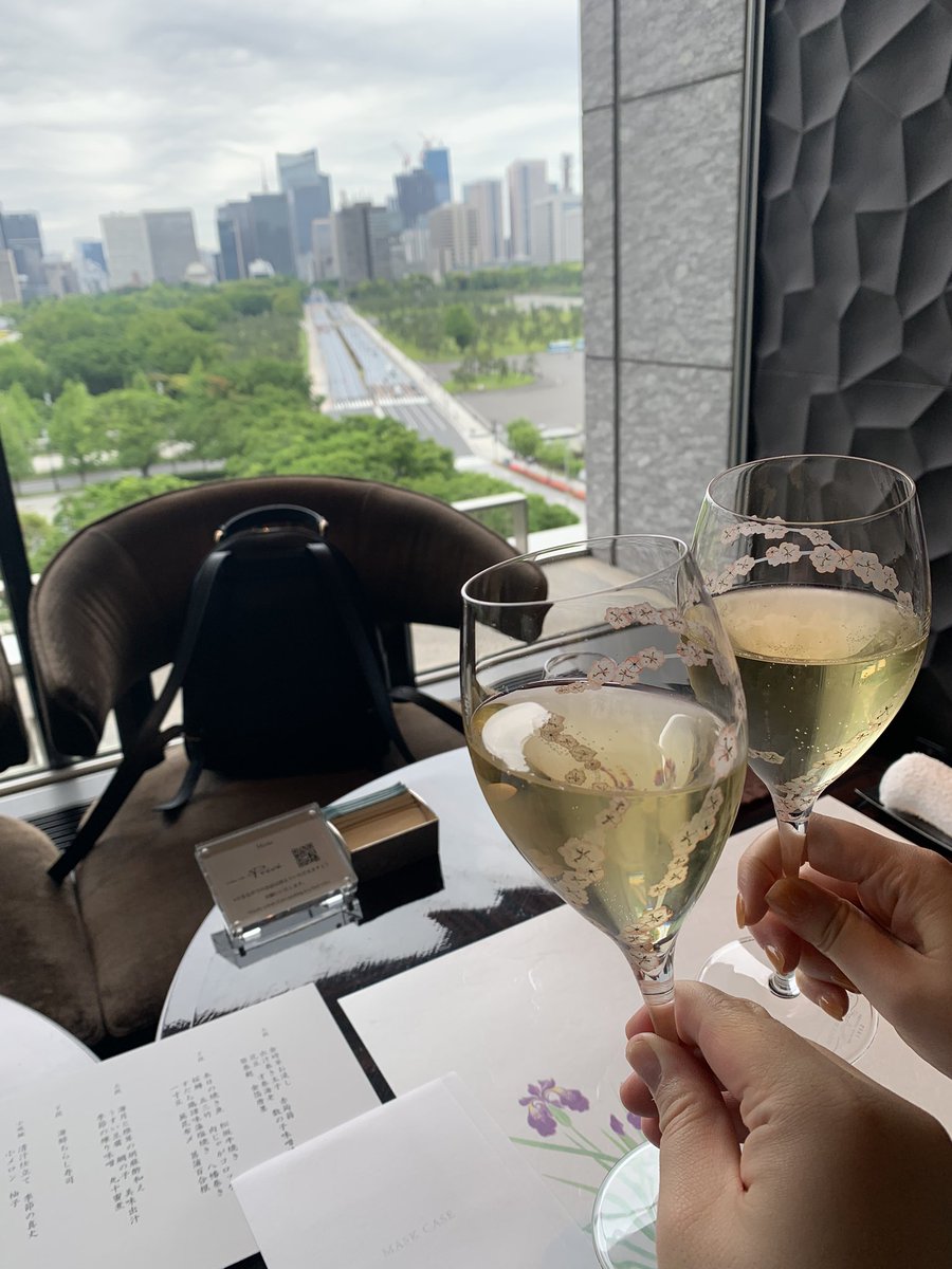 naoko_02's tweet photo. パレスホテルでランチしてきました〜
世界一幸せ空間♡ https://t.co/8O7ykij8aX