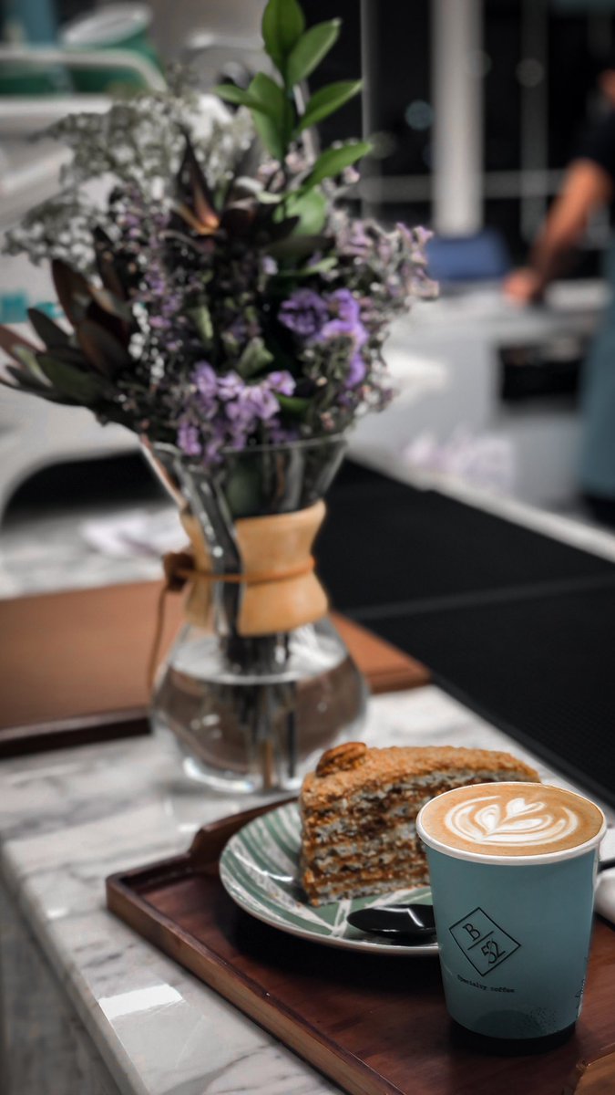 -

”عانقوا كُل الأشياء التي تُبقي مزاجكم ، مزهراً تأملوها وإبتسمُوا  🍃“

#المجمعه