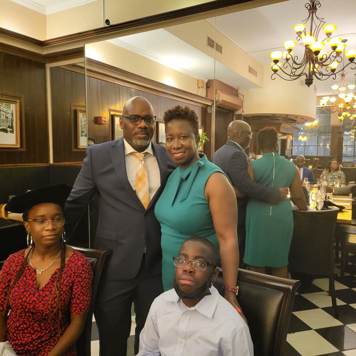 Dr. Carlen PadmoreGateau tweet media