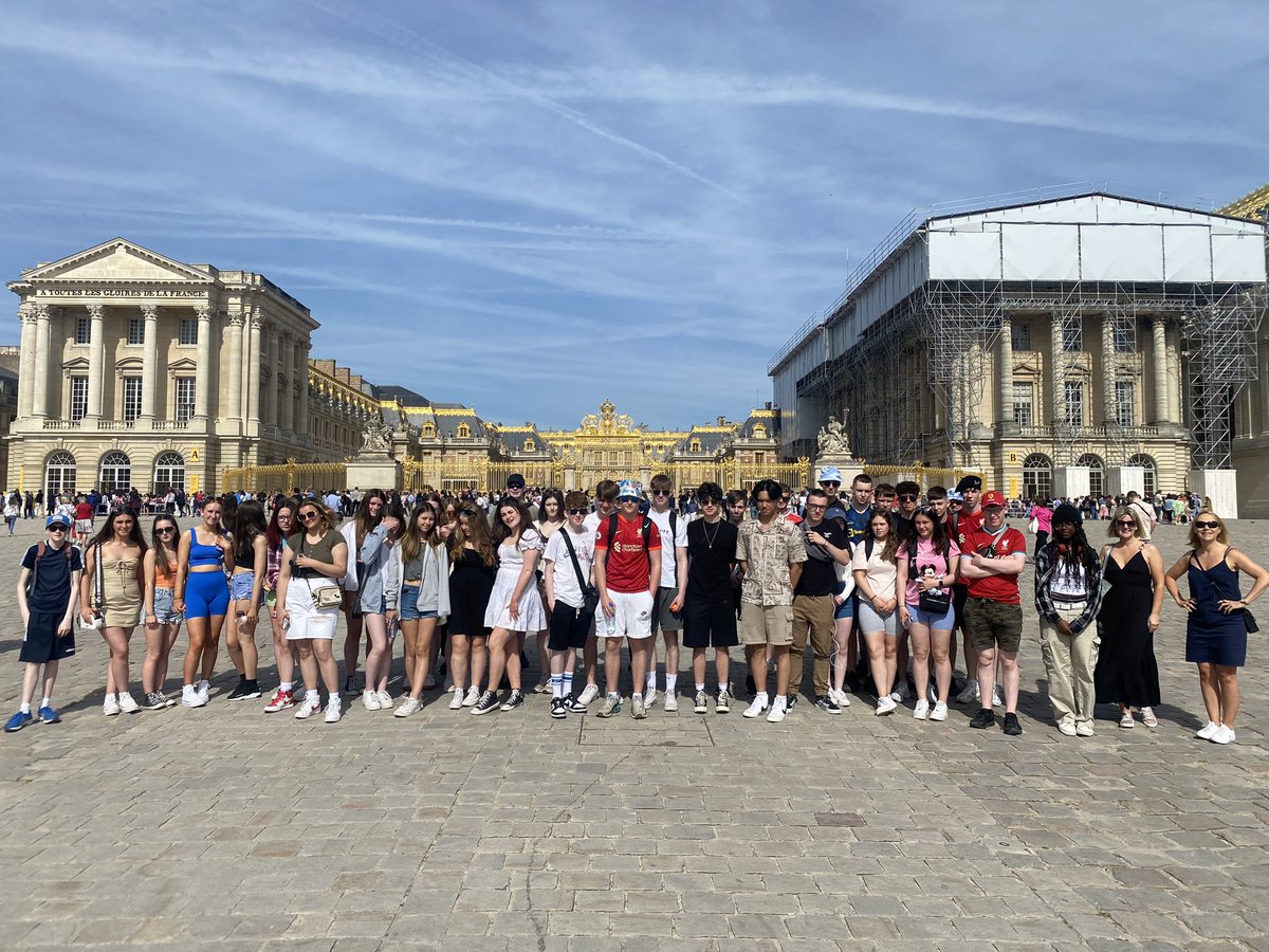 ciaranreade's tweet photo. Yesterday 4th Years visited Le Palais de Versailles, saw the Parisian skyline from the top of the @ArcDeTriomphe &amp; took a river cruise down the Seine! Here are some photos from one of the groups @annmarieclynch @CarolCooke23 @stjosephsrush @LouiseNiChon @JudiOBoyle 🇫🇷☀️🇫🇷 https://t.co/YvC7TPrBfp