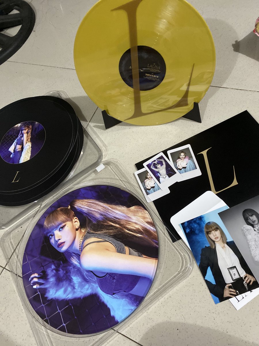 ftwlalalisa's tweet photo. Sorry for the late feedback. Recieved LALISA Gold vinyl safely last week. Thank you so much for the hassle free transaction and for packing it really well!  💕 @NiknikCart

#Niknikfeedbacks https://t.co/VAurLcLKFf