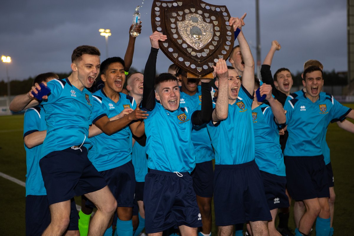 To all our supporters and friends <a href="/ClydeSSB/">Clyde 1 Superscoreboard</a> , <a href="/LiviFCOfficial/">Livingston Football Club</a> @NickyDevlin6 <a href="/liamm_kelly/">Liam Kelly</a> ,TonyRoper, John Higgins , @polishturnstile Anthony McGill , <a href="/MrMJCox/">Mark Cox</a> Elaine C Smith, <a href="/DoonMacKichan/">Doon MacKichan</a> Glasgow Boys Club <a href="/McCarryJane/">Jane McCarry</a> <a href="/mrjamiequinn/">Jamie Quinn</a> Aiden McGeady 👇👇👇