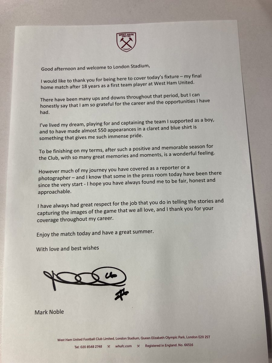 Wilsonfooty's tweet photo. Nice touch from Mark Noble. https://t.co/8gCCIAtmAr