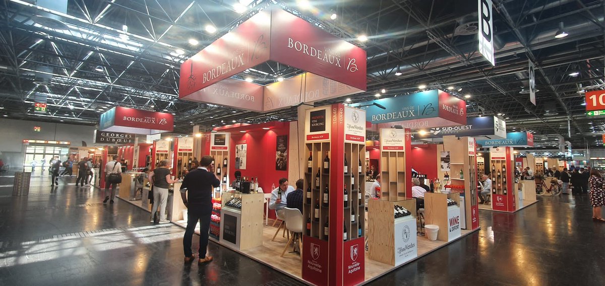 AANA_officiel's tweet photo. Prowein 2022, c'est parti !
Retrouvez nos exposants aquitains dans les halls 7, 10 et 11.
Merci à la @NvelleAquitaine pour son soutien.
Rendez-vous sur le stand 10 C 30 !
#ProWein2022 #winevent #spirits #winetasting #BonjourProwein #TasteFrance https://t.co/vW4Y8Ax9Cp