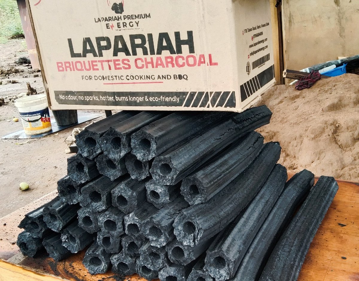lapariah's tweet photo. @seunokin come see how we are combating deforestation here in ilorin Kwara state. We are converting agricultural waste into Briquettes charcoals for domestic cooking and barbeque https://t.co/816NACH1tj